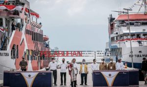 Presiden Joko Widodo meresmikan tujuh pelabuhan penyeberangan dan empat kapal motor penumpang (KMP) di Kawasan Dermaga Pelabuhan Ajibata, Kabupaten Toba, Sumatera Utara.